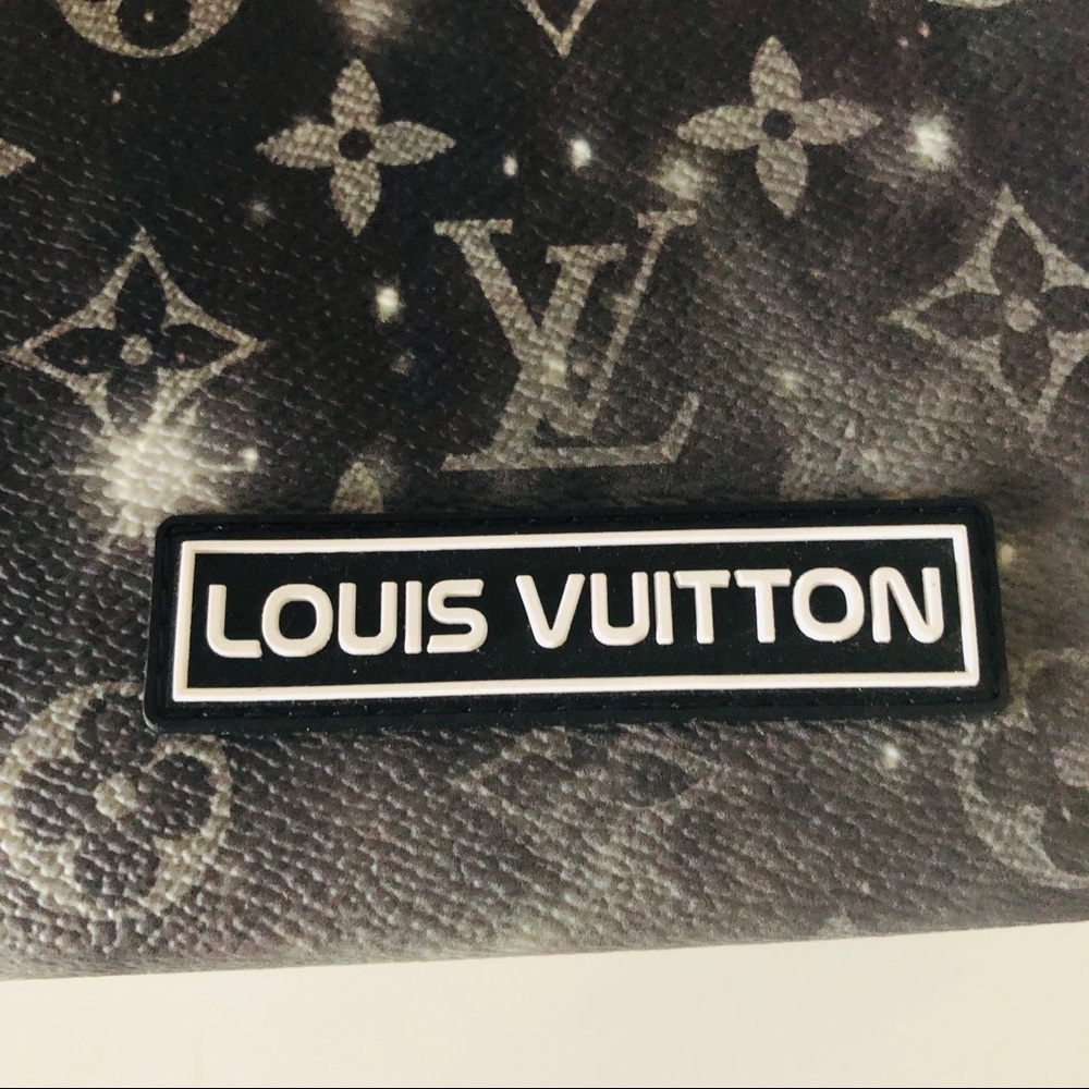 Louis Vuitton Galaxy Pochette - Picture 4 of 5